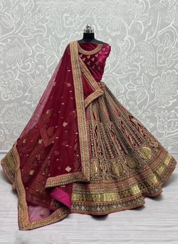 For A Fancy Heavy Designer Look,Grab These Lehenga Choli With Dupatta in Fine Colored.These Lehenga And Choli Are Velvet And Dupatta Are Fabricated On Velvet And Soft Net Pair.Its Beautified With Designer Patch Work,Fancy Multy Thread, Sequance Embroidery,Zarkan Diamond Work.