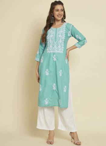 Attrective These Beautiful Looking Readymade Long Kurti.These Kurti is Fabricated On Cotton Slub.Its Beautified With Designer Thread Embroidery Work.