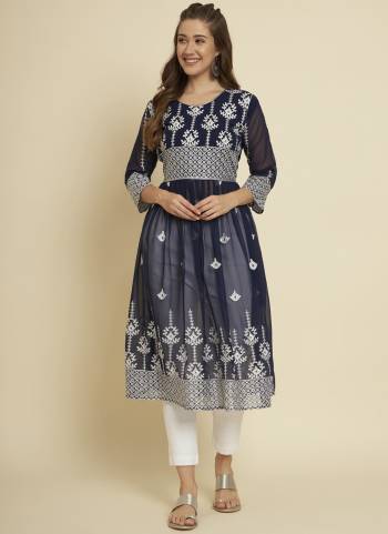 Attrective These Beautiful Looking Readymade Long Kurti.These Kurti is Fabricated On Georgette.Its Beautified With Designer Thread Embroidery Work.