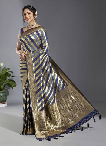 Grab These Party Wear Saree in Fine Colored.These Saree And Blouse is Fabricated On Banarasi Silk.Its Beautified With Wevon Designer Work.