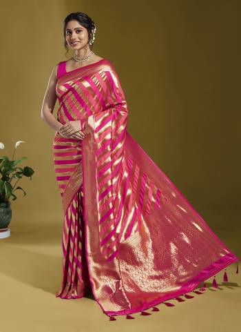 Grab These Party Wear Saree in Fine Colored.These Saree And Blouse is Fabricated On Banarasi Silk.Its Beautified With Wevon Designer Work.