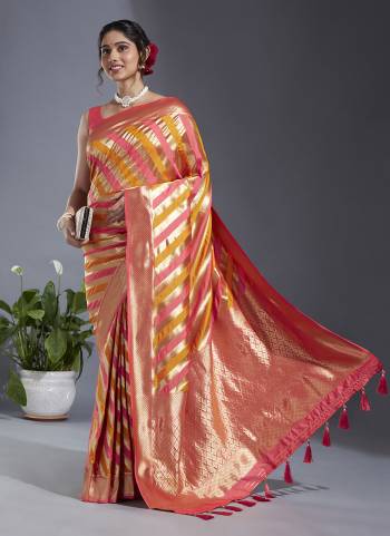 Grab These Party Wear Saree in Fine Colored.These Saree And Blouse is Fabricated On Banarasi Silk.Its Beautified With Wevon Designer Work.