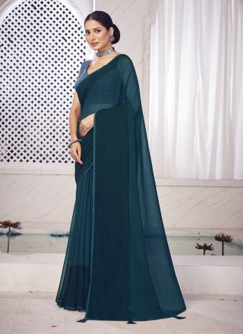 Grab These Party Wear Saree in Fine Colored Pair With Blouse.These Saree Are Fancy Zomato and Blouse Are Art Silk Fabricated.Its Beautified With Designer Patta With Sequance Work.