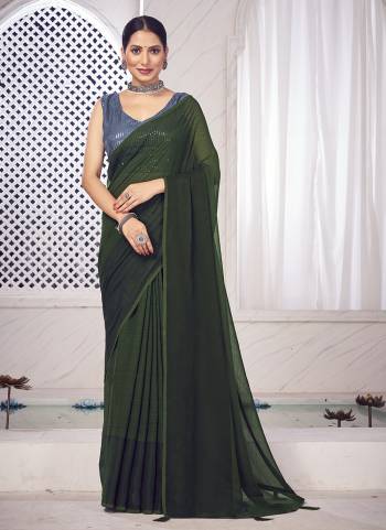 Grab These Party Wear Saree in Fine Colored Pair With Blouse.These Saree Are Fancy Zomato and Blouse Are Art Silk Fabricated.Its Beautified With Designer Patta With Sequance Work.