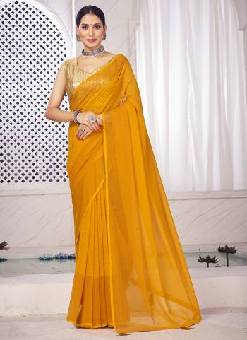 Grab These Party Wear Saree in Fine Colored Pair With Blouse.These Saree Are Fancy Zomato and Blouse Are Art Silk Fabricated.Its Beautified With Designer Patta With Sequance Work.