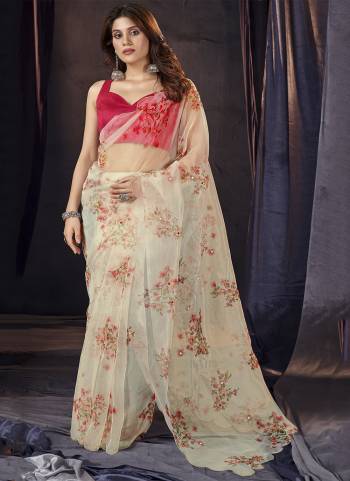 Garb These Party Wear Saree in Fine Colored.These Saree Are Organza And Blouse is Fabricated On Banglori.Its Beautified With Designer Printed Cut Work With Khatli Work.