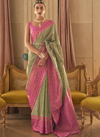 Looking These Party Wear Saree in Fine Colored.These Saree And Blouse is Fabricated On Handloom Silk.Its Beautified With Weaving Bamboo Copper Jari Designer.