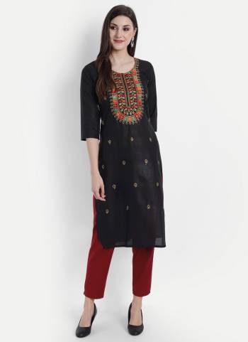 Attrective Looking These Beautiful Looking Readymade Kurti.These Kurti is Fabricated On Ruby Cotton.Its Beautified With Designer Thread Embroidery Work.