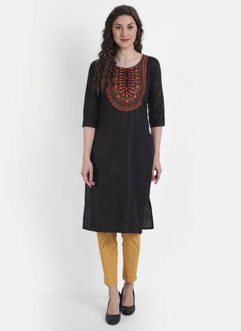 Attrective Looking These Beautiful Looking Readymade Kurti.These Kurti is Fabricated On Ruby Cotton.Its Beautified With Designer Thread Embroidery Work.