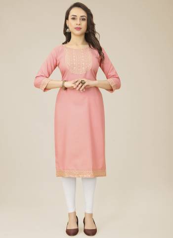 Attrective These Beautiful Looking Readymade Long Kurti.These Kurti is Fabricated On Cotton.Its Beautified With Designer Thread Embroidery Work.