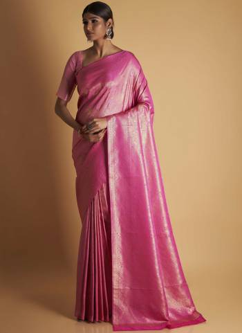 Attrective Look These Festive Wear Saree in Fine Colored.These Saree And Blouse is Fabricated On Kanjivaram Silk.Its Beautified With Heavy Weaving Designer.