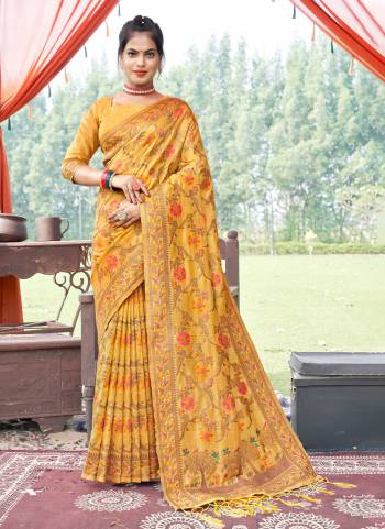 Looking These Party Wear Saree in Fine Colored.These Saree And Blouse is Fabricated On Banarasi Silk.Its Beautified With Weavon Multy Thared Designer.