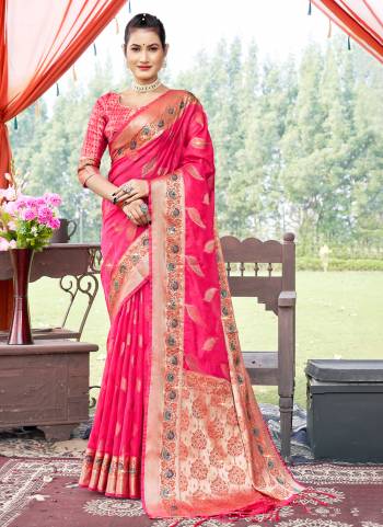 Looking These Party Wear Saree in Fine Colored.These Saree And Blouse is Fabricated On Organza.Its Beautified With Weavon Multy Thared Designer.