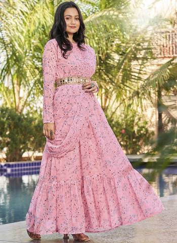 Attrective Looking These Beautiful Looking Readymade Gown .These Gown is Fabricated On Georgette With Crepe Inner.Its Beautified With Designer Printed.