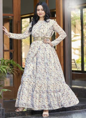 Attrective Looking These Beautiful Looking Readymade Gown .These Gown is Fabricated On Georgette With Crepe Inner.Its Beautified With Designer Printed.