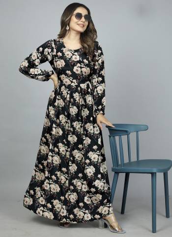 Attrective Looking These Beautiful Looking Readymade Gown .These Gown is Fabricated On Kasturi Silk.Its Beautified With Designer Floral Printed.