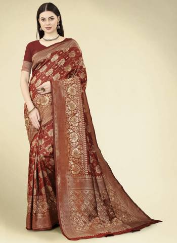 Garb These Party Wear Saree in Fine Colored.These Saree And Blouse is Banarasi Silk Fabricated.Its Beautified With Wevon Designer.