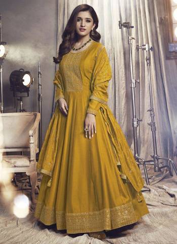 Attrective These Designer Anarkali Suit in Fine Colored Pair With Bottom And Dupatta.These Top And Dupatta Are Fabricated On Art Silk Pair With Santoon Bottom.Its Beautified With Santoon Inner.Its Beautified With Heavy Designer Embroidery Work.