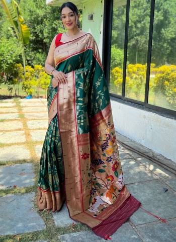 Attrective These Party Wear Paithani Saree With Contrast Blouse in Fine Colored.These Saree And Blouse is Fabricated On Soft Silk.Its Beautified With Weavon Paithani Designer.