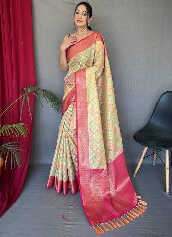 Garb These Party Wear Saree With Blouse in Fine Colored.These Saree And Blouse is Fabricated On Tissue Silk.Its Beautified With Weavon Jari & Multy Color Designer.