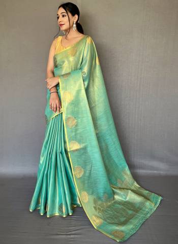 Garb These Party Wear Saree With Blouse in Fine Colored.These Saree And Blouse is Fabricated On Tissue Silk.Its Beautified With Heavy Weavon Jari,Rich Pallu Designer.