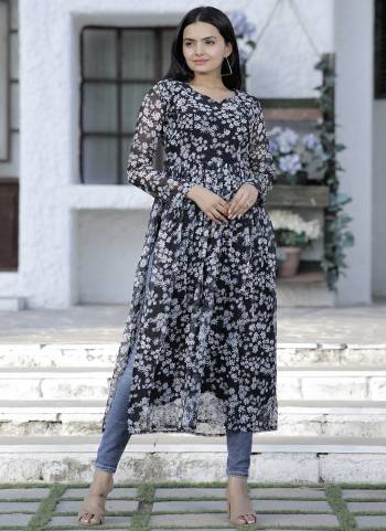 Attrective Looking These Beautiful Looking Readymade Nayra Cut Kurti.These Kurti is Fabricated On Georgette.Its Beautified With Wevon Butti With Designer Digital Printed.