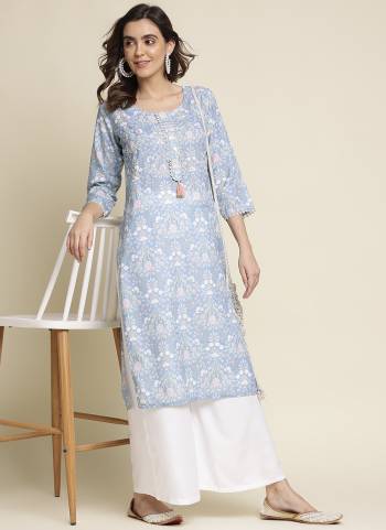 Atrective These Beautiful Looking Readymade Long Kurti.These Kurti is Fabricated On Linen.Its Beautified With Designer Printed With Hand Work.