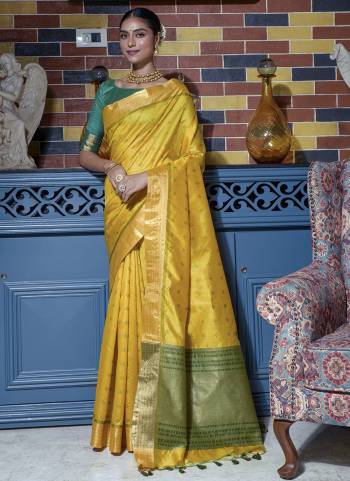 Garb These Party Wear Saree in Fine Colored.These Saree And Blouse is Fabricated On Tussar Silk.Its Beautified With Weaving Bandhni Style Designer.