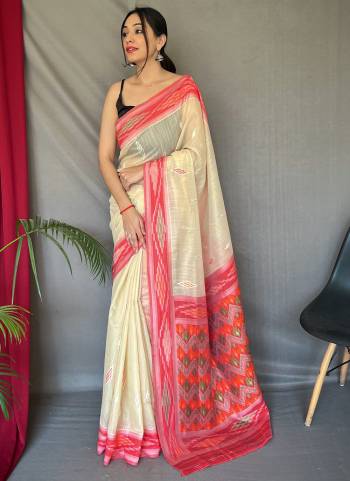 Garb These Party Wear Saree With Blouse in Fine Colored.These Saree And Blouse is Fabricated On Linen Cotton.Its Beautified With Heavy Weavon Chap Border,Ikkat Designer.