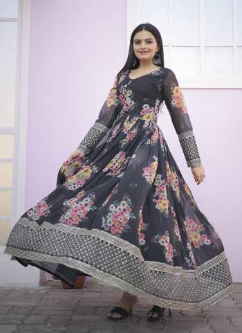 Garb These Beautiful Looking Readymade Gown.These Gown is Fabricated On Faux Georgette.Its Beautified With Designer Digital Printed With Embroidery Work.