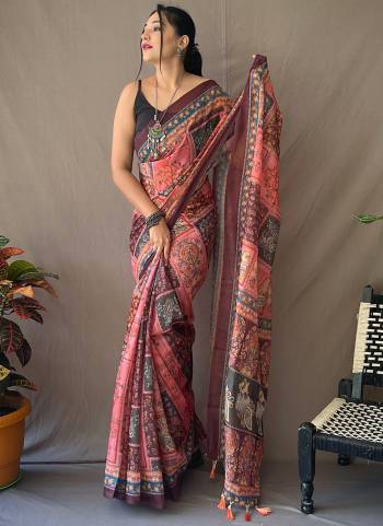 Garb These Party Wear Saree With Blouse in Fine Colored.These Saree And Blouse is Fabricated On Cotton.Its Beautified With Designer Kalamkari Printed.