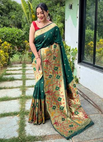 Attrective These Party Wear Paithani Saree With Contrast Blouse in Fine Colored.These Saree And Blouse is Fabricated On Soft Silk.Its Beautified With Weavon Paithani Meenakari Designer.