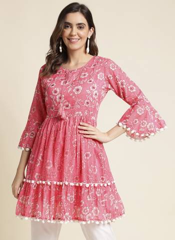 Atrective These Beautiful Looking Readymade Kurti.These Kurti is Fabricated On Cotton.Its Beautified With Designer Floral Printed With Sequance Work,Pom Pom Lace.