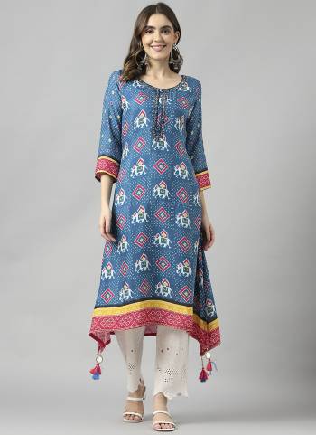 Atrective These Beautiful Looking Readymade Long Kurti.These Kurti is Fabricated On Muslin.Its Beautified With Designer Floral Printed With Yock Embroidery Work.