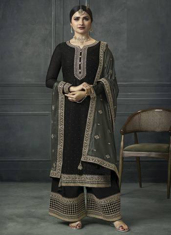 Attrective These Designer Plazzo Suit in Fine Colored Pair With Bottom And Dupatta.These Top And Dupatta Are Fabricated On Silk Georgette Pair With Silk Georgette Bottom.Its Beautified With Santoon Inner.Its Beautified With Heavy Designer Embroidery Work.