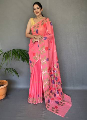 Garb These Party Wear Saree With Blouse in Fine Colored.These Saree And Blouse is Fabricated On Slub Chanderi.Its Beautified With Weaving Multy Color Designer.