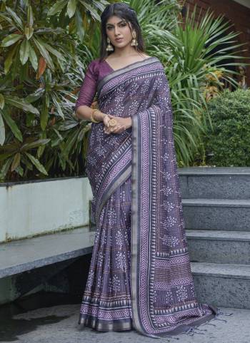 Garb These Party Wear Saree in Fine Colored.These Saree And Blouse is Fabricated On Tussar Silk.Its Beautified With Beautiful Traditional Floral Printed Designer.