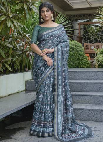 Garb These Party Wear Saree in Fine Colored.These Saree And Blouse is Fabricated On Tussar Silk.Its Beautified With Beautiful Traditional Floral Printed Designer.