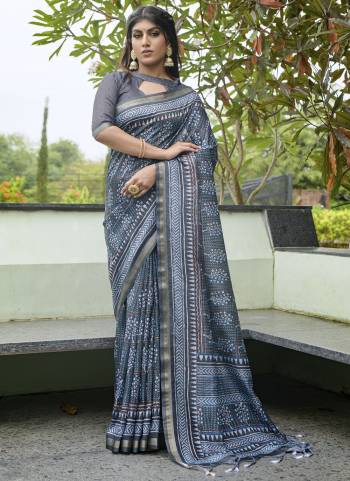 Garb These Party Wear Saree in Fine Colored.These Saree And Blouse is Fabricated On Tussar Silk.Its Beautified With Beautiful Traditional Floral Printed Designer.