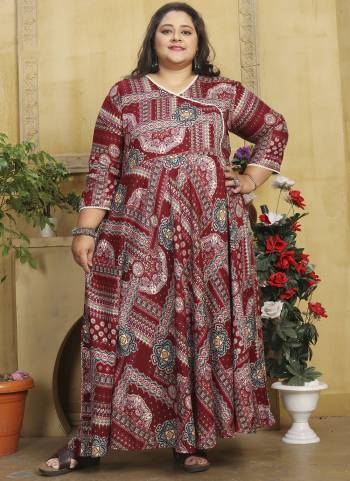 Grab These Beautiful Looking Readymade Long Kurti.These Kurti is Fabricated On Rayon.Its Beautified With Designer Printed.