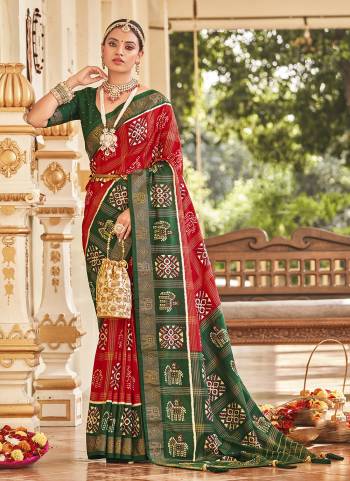 Garb These Party Wear Saree in Fine Colored.These Saree And Blouse is Fabricated On Cotton Silk Pair.Its Beautified With Designer Foil Printed With Diamond Work.