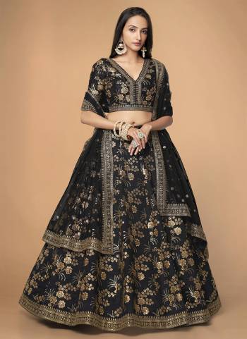 For A Designer Look,Grab These Lehenga Choli in Fine Colored.These Lehenga And Blouse Are Slub Slik With Soft Net Dupatta.