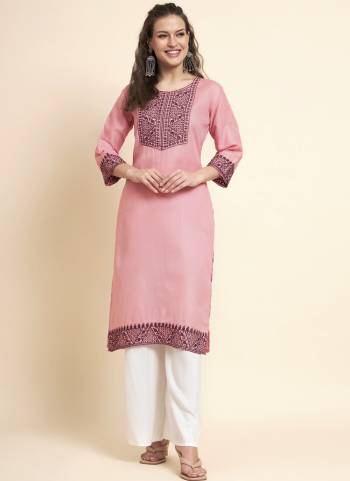 Attrective Looking These Beautiful Looking Readymade Long Kurti.These Kurti is Fabricated On Cotton.Its Beautified With Designer Chikankari Sequance Embroidery Work.