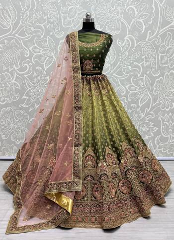 For A Fancy Designer Look,Grab These Lehenga Choli With Dupatta in Fine Colored.These Lehenga And Choli Are Bridal Net And Dupatta Are Fabricated On Soft Net Pair.Its Beautified With Designer Fancy Multy Thread,Sequance,Dori Embroidery,Diamond Work.