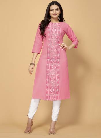 Grab These Beautiful Looking Readymade Kurti.These Kurti is Fabricated On Cotton Slub.Its Beautified With Designer Embroidery Work.