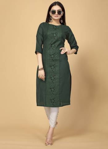 Grab These Beautiful Looking Readymade Kurti.These Kurti is Fabricated On Cotton Slub.Its Beautified With Designer Embroidery Work.