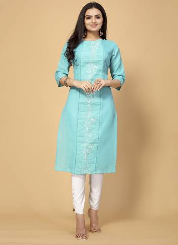 Grab These Beautiful Looking Readymade Kurti.These Kurti is Fabricated On Cotton Slub.Its Beautified With Designer Embroidery Work.