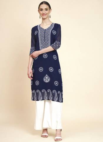 Attrective Looking These Beautiful Looking Readymade Long Kurti.These Kurti is Fabricated On Georgette.Its Beautified With Designer Embroidery Work.