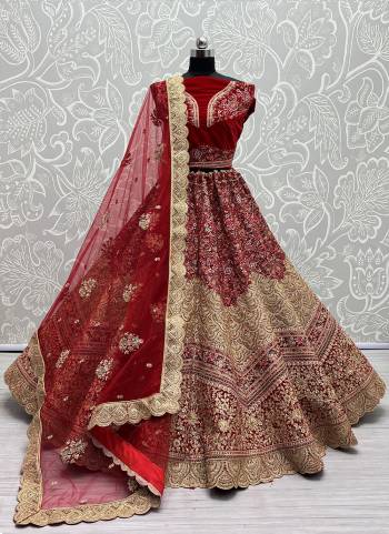 For A Fancy Heavy Designer Look,Grab These Lehenga Choli With Dupatta in Fine Colored.These Lehenga And Choli Are Velvet And Dupatta Are Fabricated On Soft Net  Pair.Its Beautified With Designer Fancy Multy Thread, Sequance,Dori Embroidery,Diamond Work.