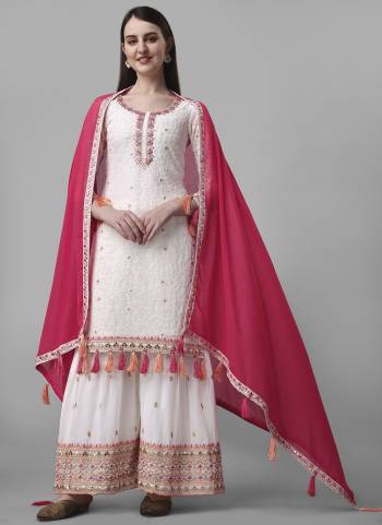 Garb These Salwar Suit in Fine Colored Pair With Bottom And Dupatta.These Top Are Faux Georgette And Bottom Are Fabricated On Faux Georgette Pair With Faux Georgette Dupatta.Its Beautified With Santoon Inner.Its Beautified With Heavy Designer Embroidery Work.